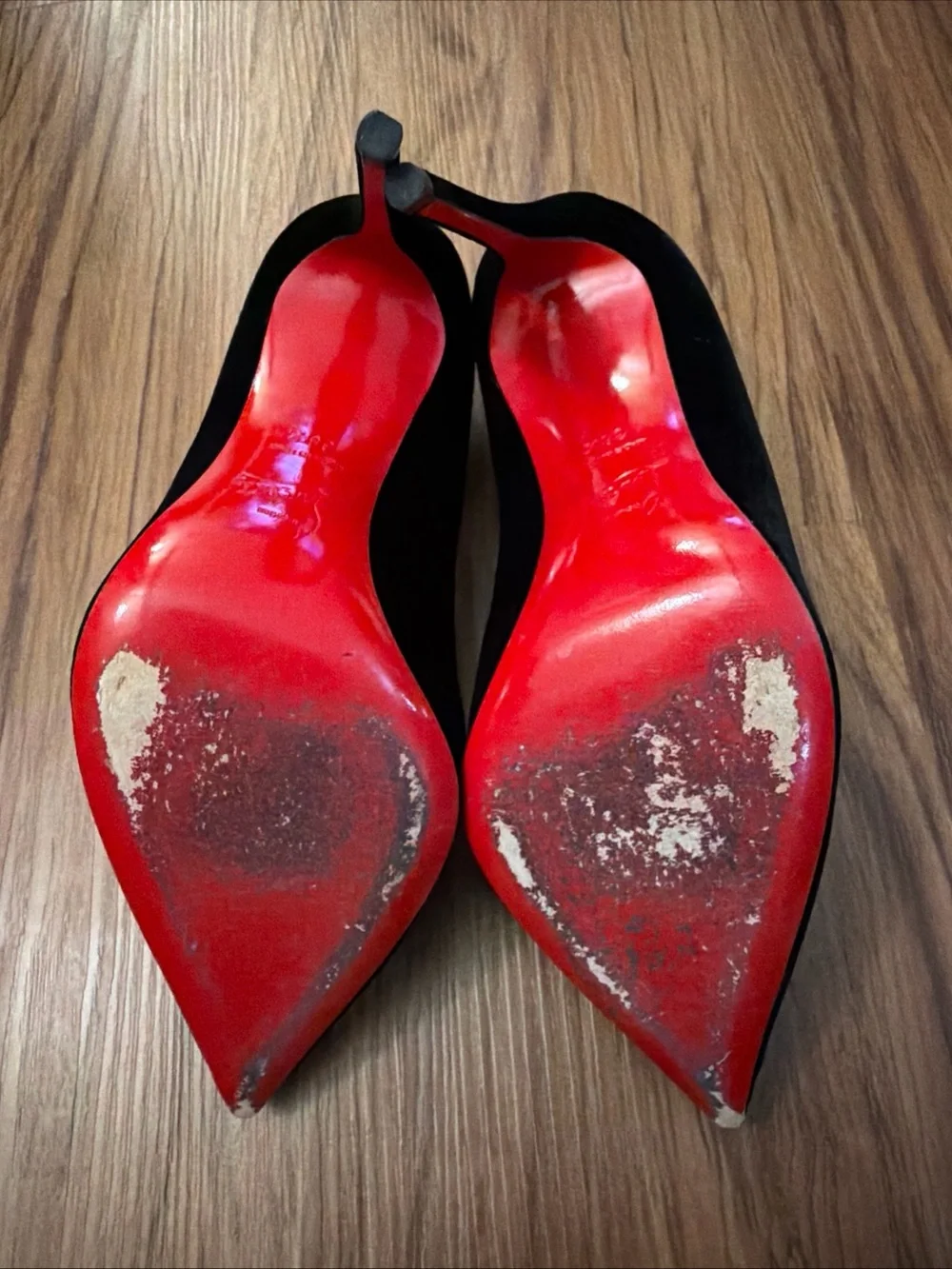 Christian Louboutin Diva Cora 100 Black Velvet Jeweled Heart Pumps 38.5